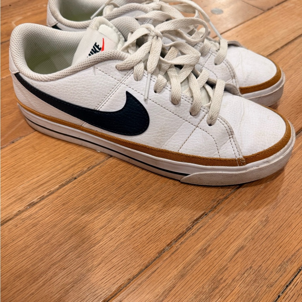 Nike White and Black Sneakers with Tan Accents